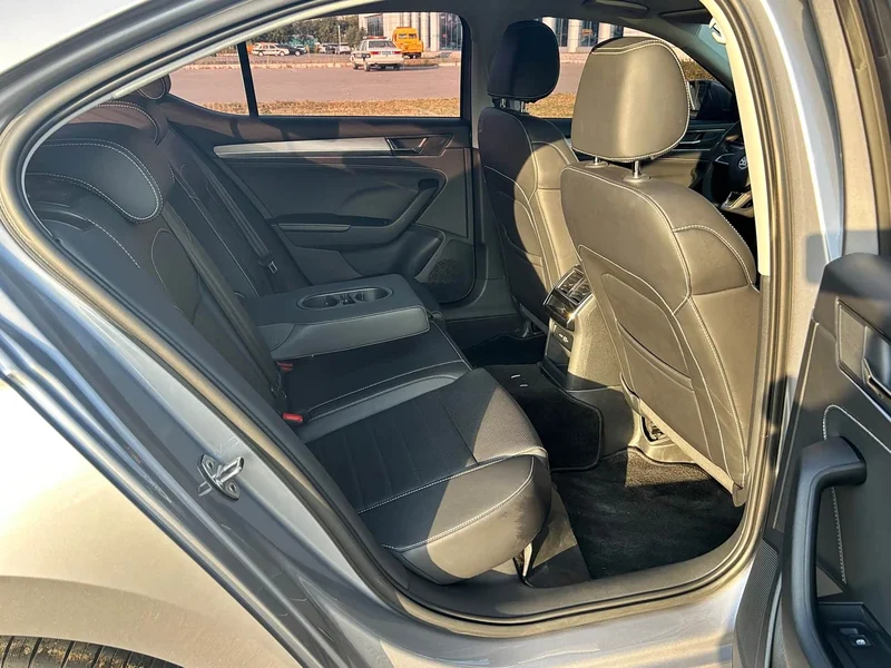 Skoda Superb — фото 12