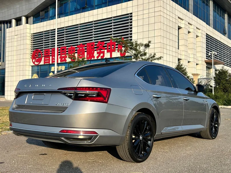 Skoda Superb — фото 4