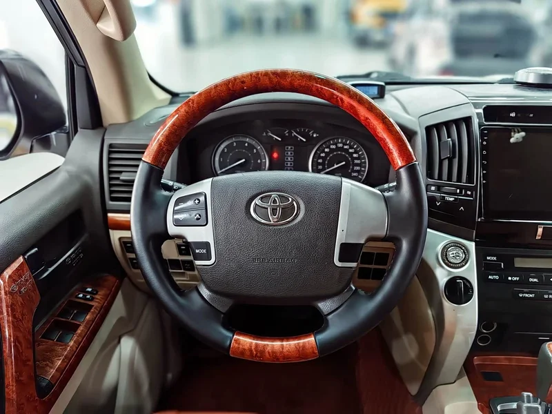 Toyota Land Cruiser (Imported) — фото 6