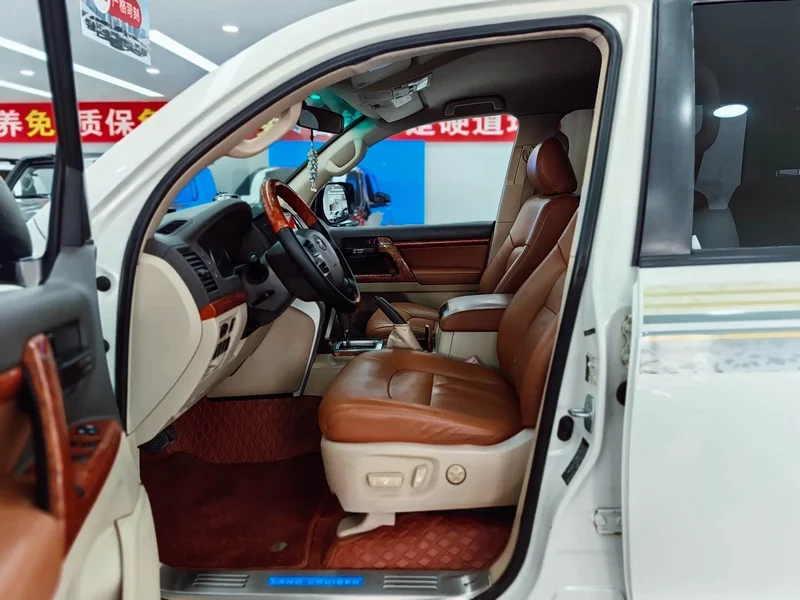 Toyota Land Cruiser (Imported) — фото 10