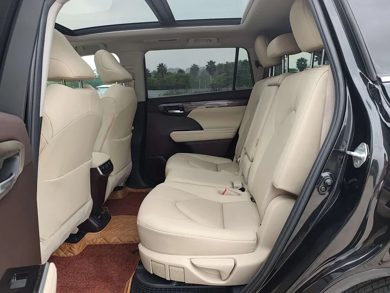 Toyota Highlander — фото 14