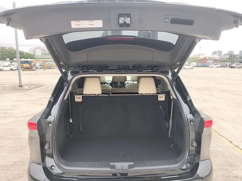 Toyota Highlander — фото 16