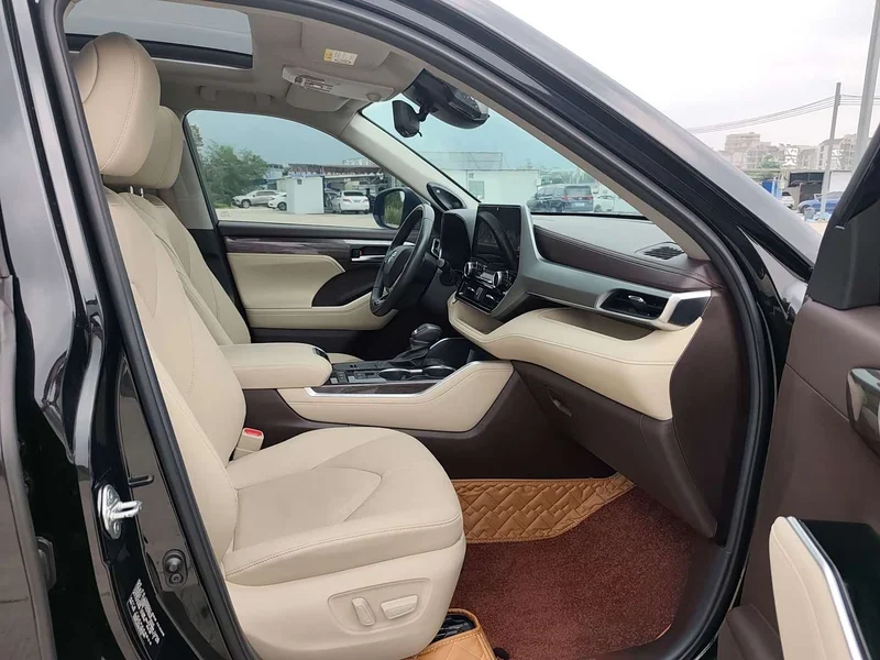 Toyota Highlander — фото 17