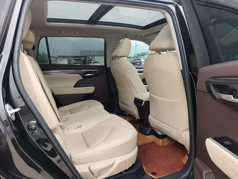 Toyota Highlander — фото 18