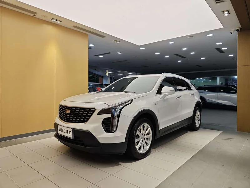 Cadillac XT4 — фото 1