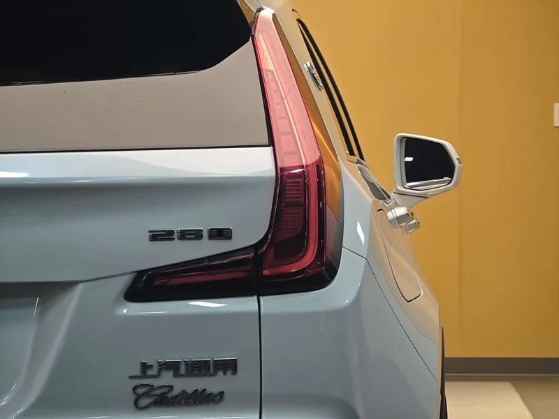 Cadillac XT4 — фото 28
