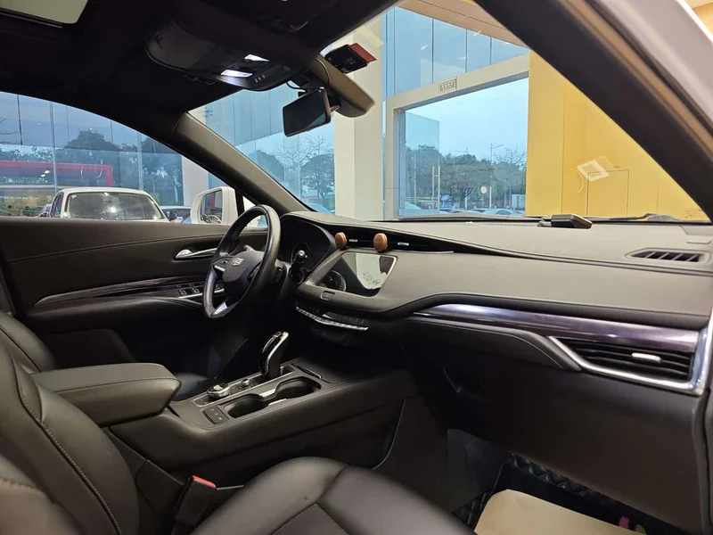 Cadillac XT4 — фото 33