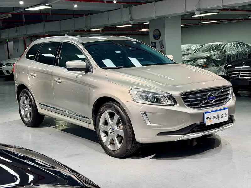 Volvo XC60 — фото 3
