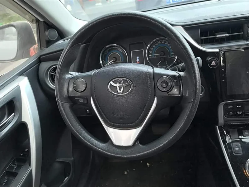 Toyota Corolla — фото 15