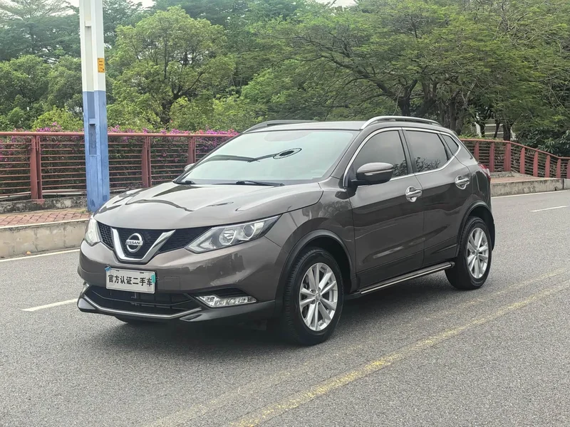 Nissan Qashqai — фото 1