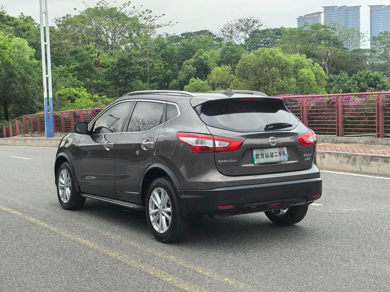 Nissan Qashqai — фото 8