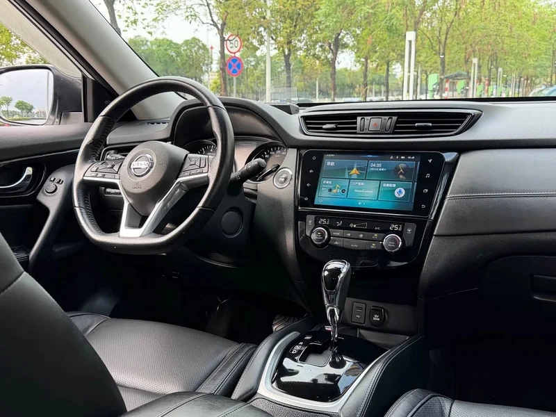 Nissan X-Trail — фото 11