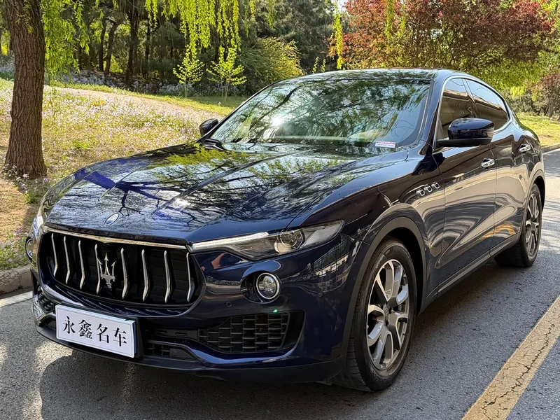 Maserati Levante — фото 1