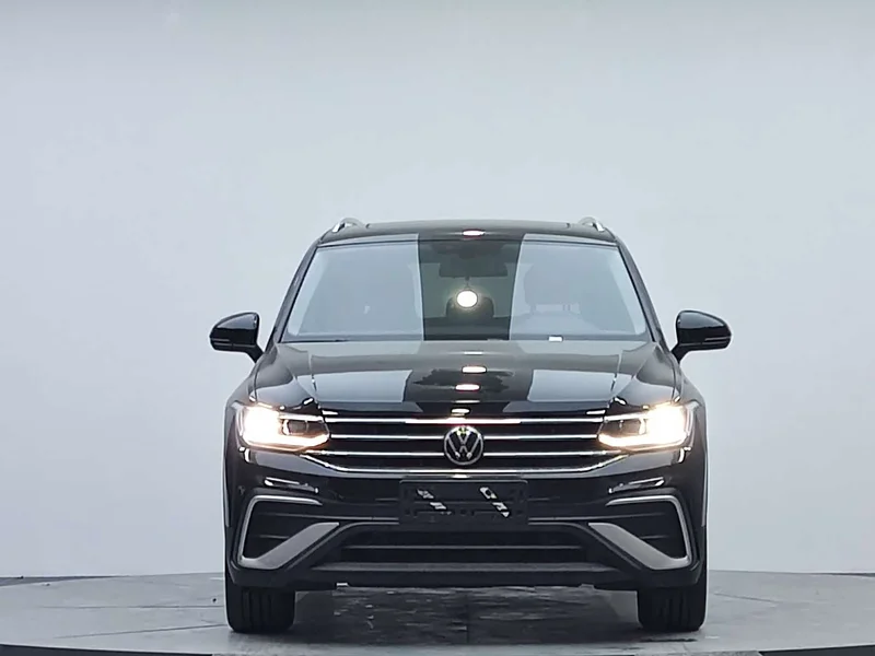 Volkswagen Tiguan L — фото 2