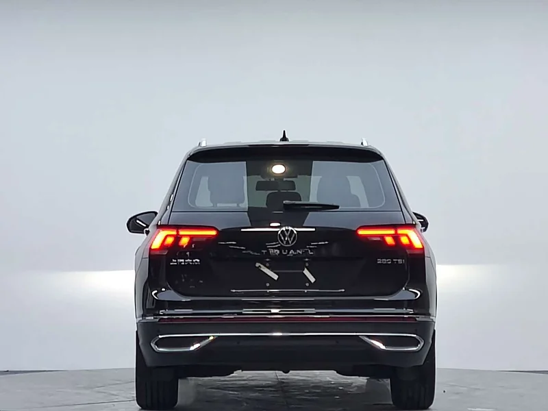 Volkswagen Tiguan L — фото 6