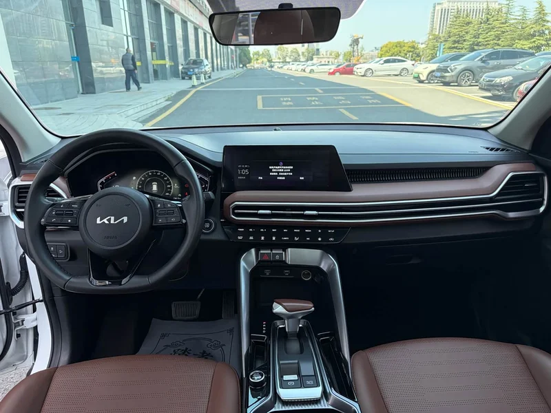 Kia Sportage — фото 7
