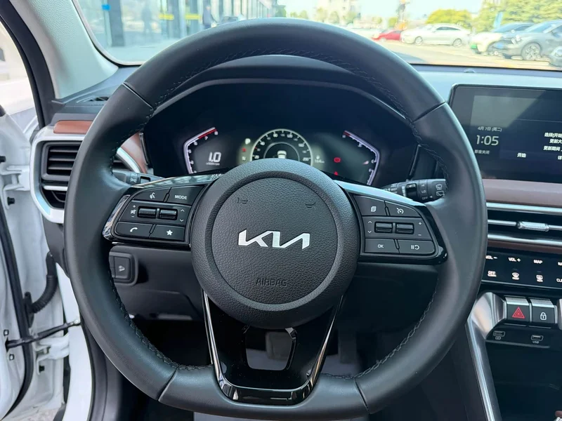 Kia Sportage — фото 8