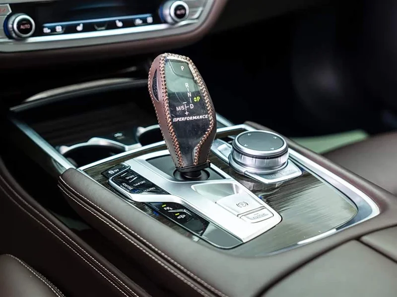 BMW 7-Series — фото 14