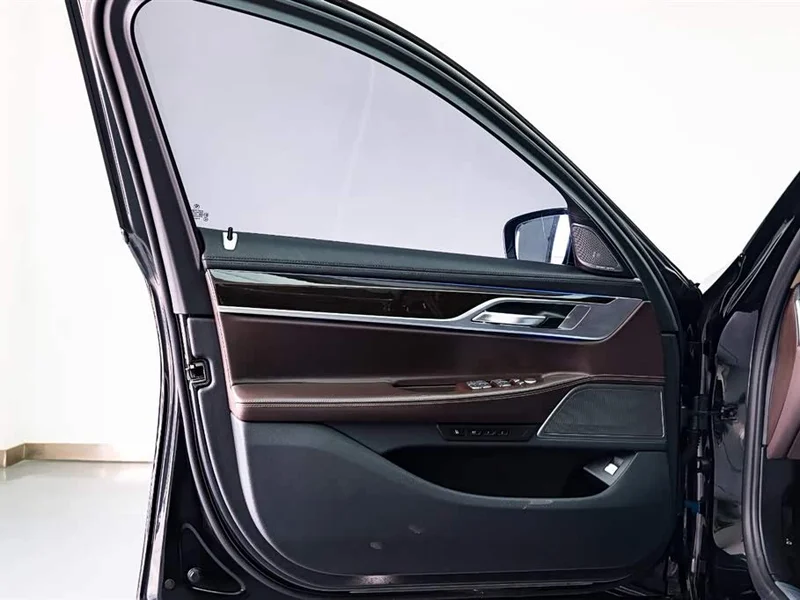 BMW 7-Series — фото 10