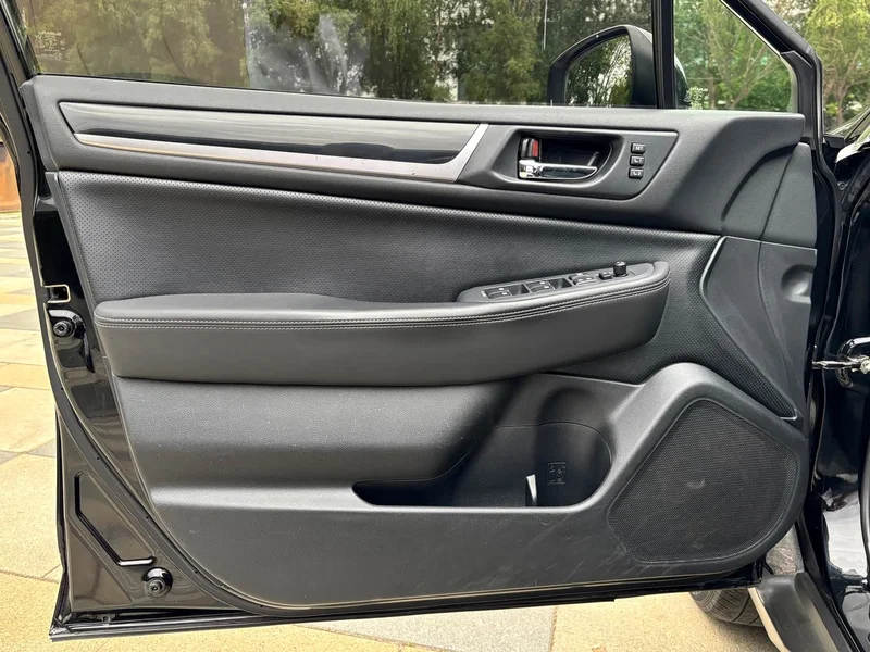 Subaru Outback — фото 12