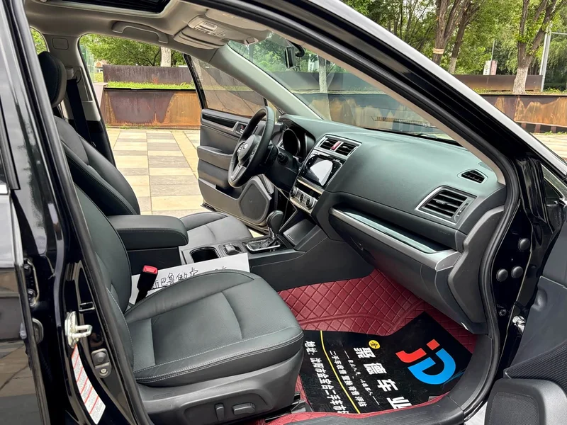 Subaru Outback — фото 13