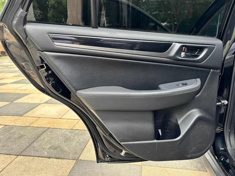 Subaru Outback — фото 14