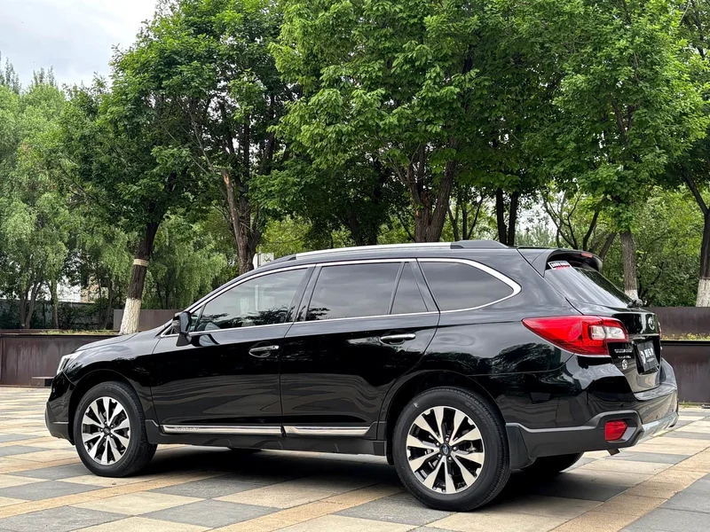 Subaru Outback — фото 5