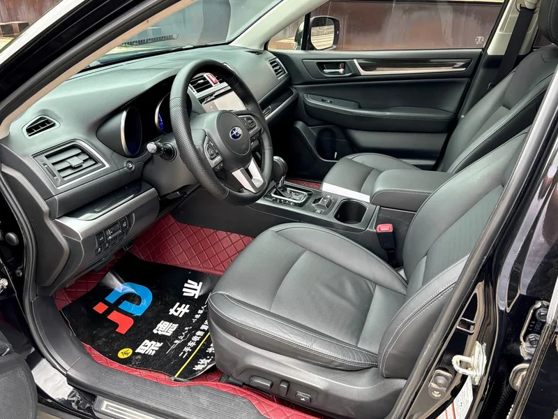 Subaru Outback — фото 10