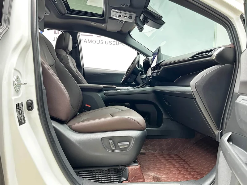 Toyota Sienna — фото 22