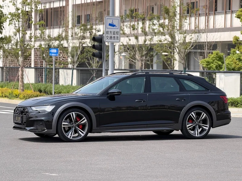 Audi A6 — фото 1