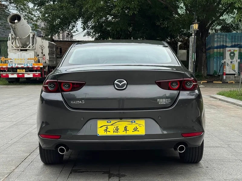 Mazda 3 Axela — фото 16