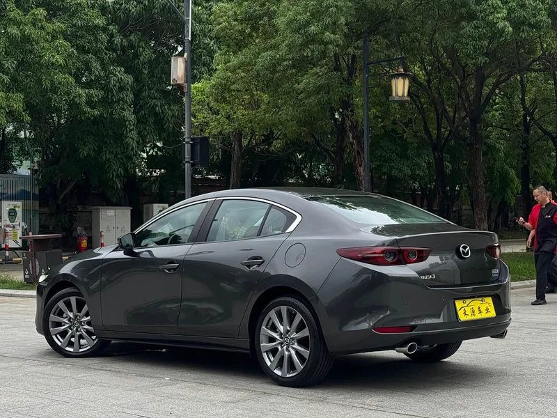 Mazda 3 Axela — фото 19
