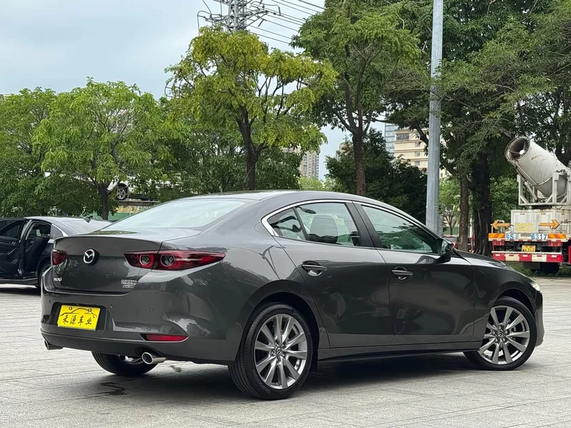 Mazda 3 Axela — фото 20