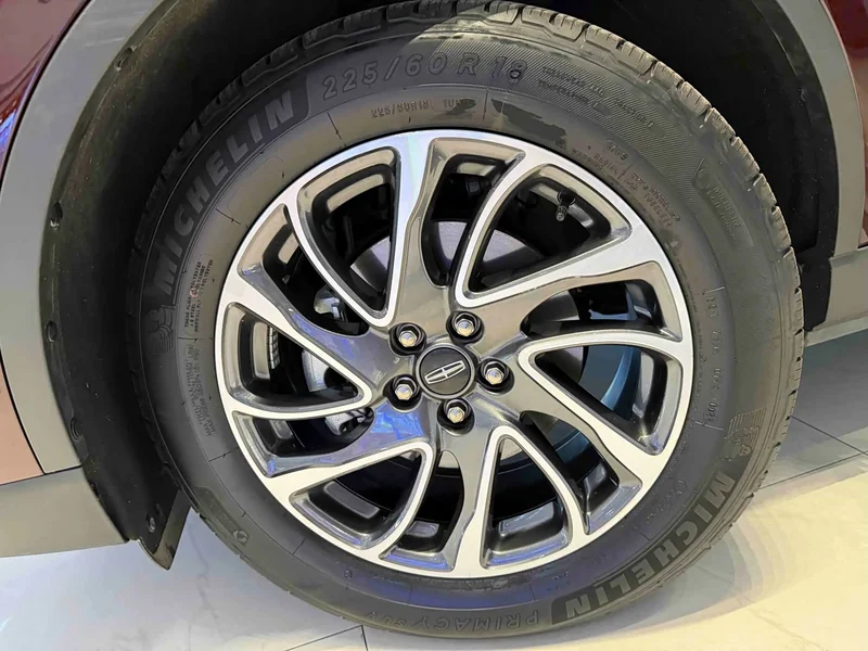 Jeep Renegade — фото 14