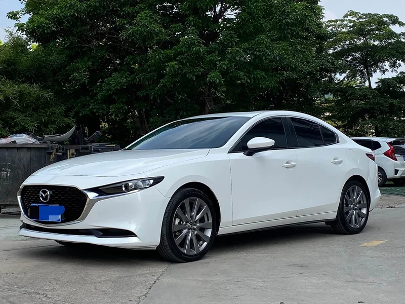 Mazda 3 Axela — фото 1
