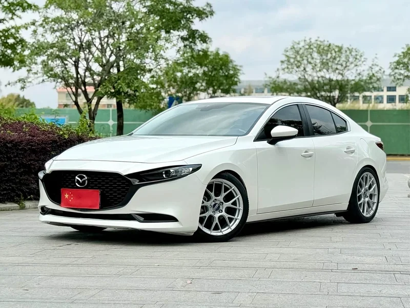 Mazda 3 Axela — фото 1