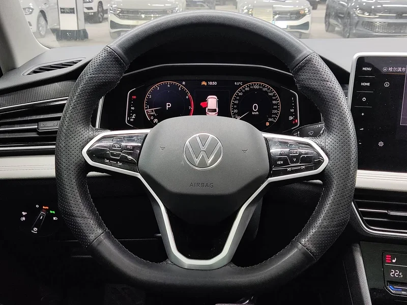 Volkswagen Tiguan L — фото 11