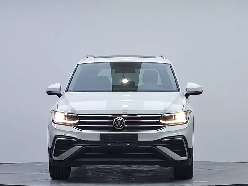 Volkswagen Tiguan L — фото 2