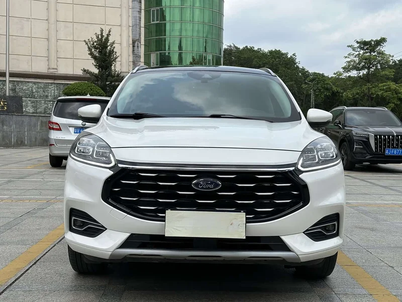 Ford Edge — фото 1