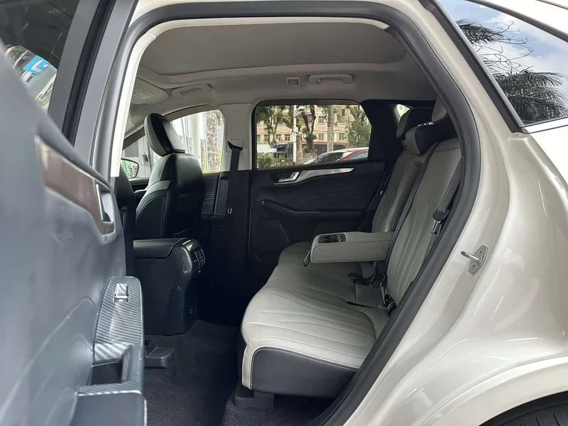 Ford Edge — фото 14