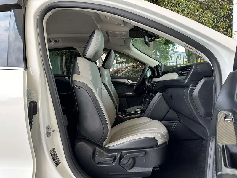 Ford Edge — фото 15