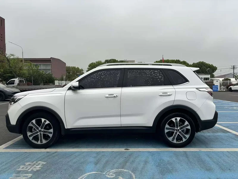 Kia Sportage — фото 10