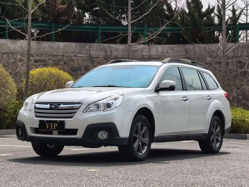Subaru Outback — фото 1
