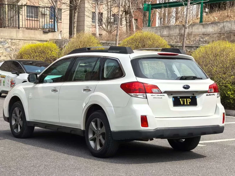 Subaru Outback — фото 4