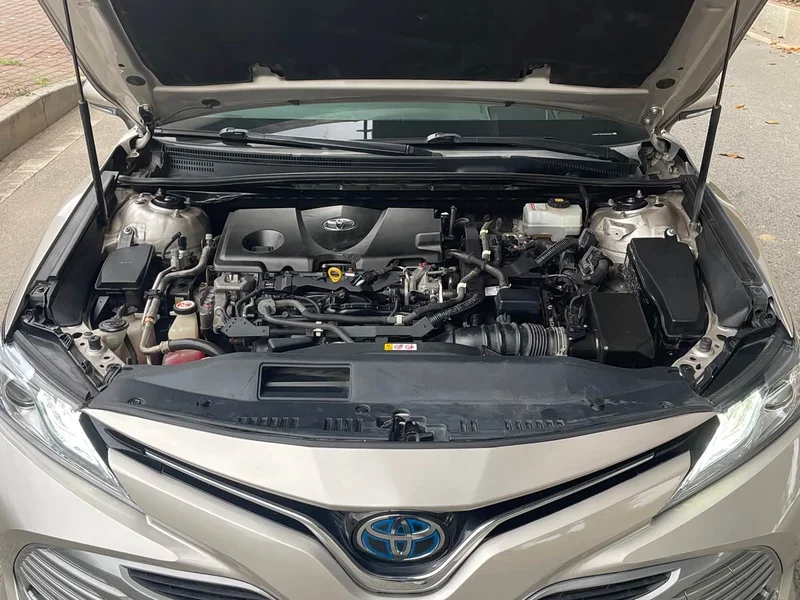 Toyota Camry — фото 14