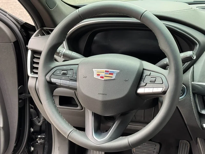 Cadillac CT5 — фото 11