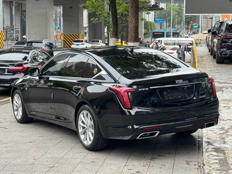 Cadillac CT5 — фото 17