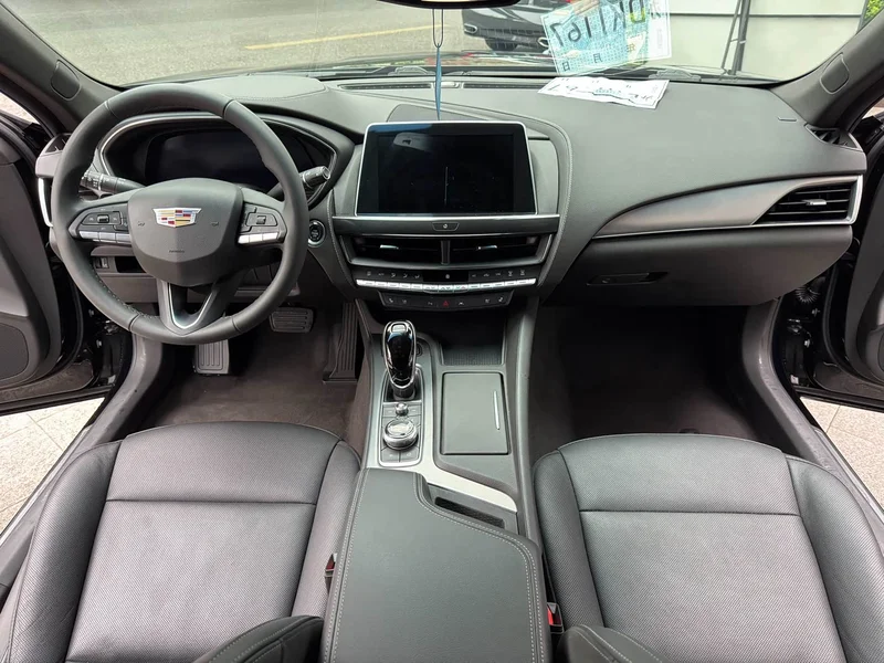 Cadillac CT5 — фото 7