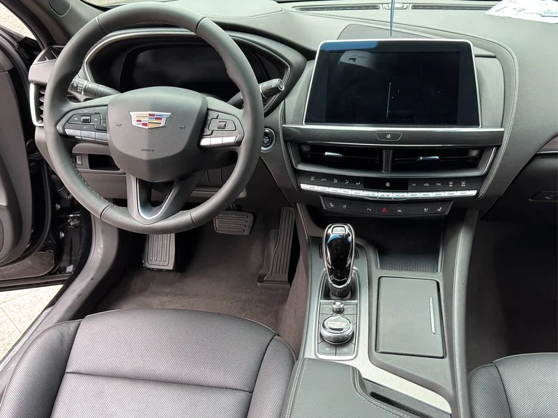 Cadillac CT5 — фото 8