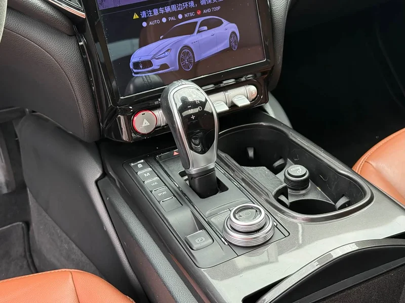 Maserati Ghibli — фото 14
